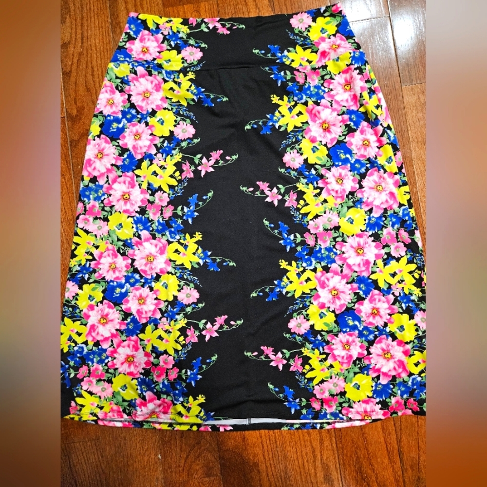 Black floral plus size calf length skirt